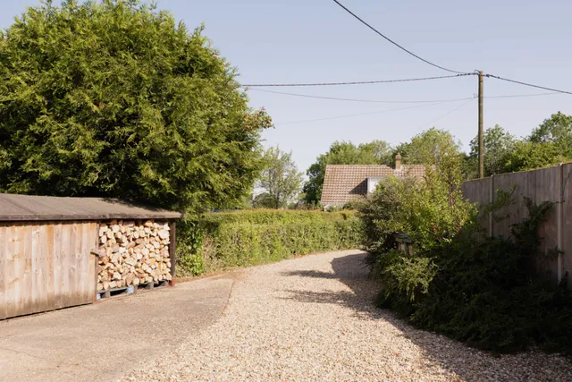2 Greenways Close, Flordon NR15 1QP