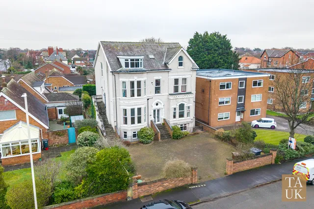 13 Park Road, Southport PR9 9JP