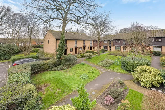 15 Inkerman Road, Woking GU21 2BG