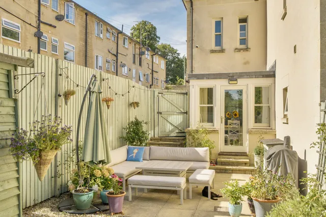 21 Manor Road, Bath BA1 4BW