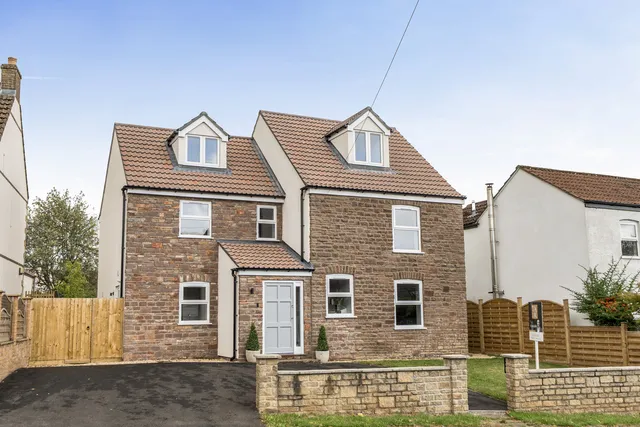 209 Church Road, Bristol BS36 2BJ