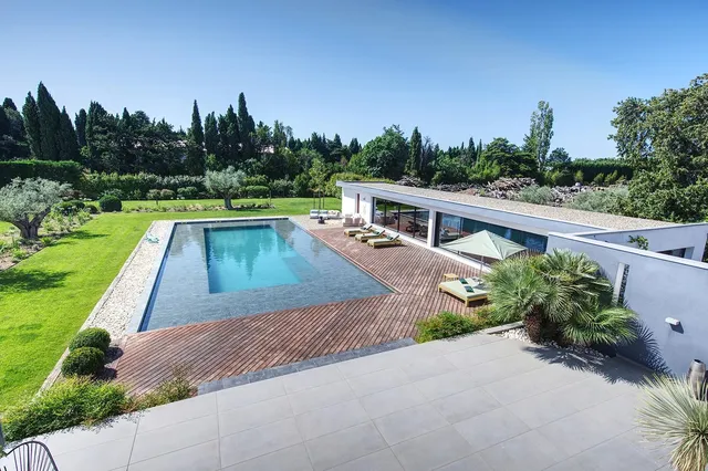 Villa in Eyguieres, Provence - Var