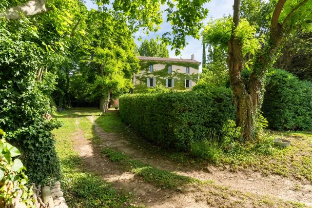 Apartment in La Tour D Aigues, Provence - Var
