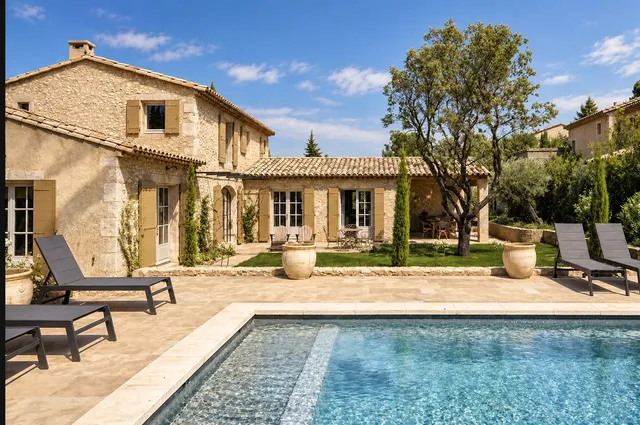 Apartment in Eygalieres, Provence - Var