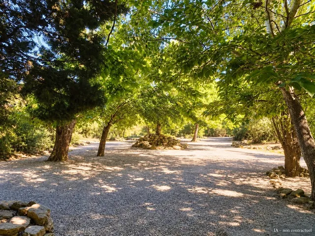 Villa in Molleges, Provence - Var