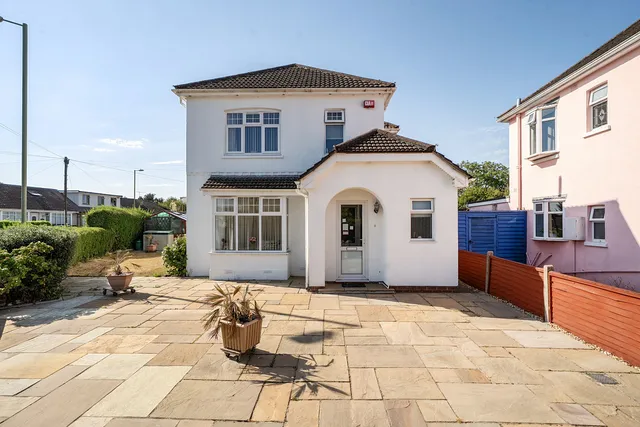 48 Park Road, Waterlooville PO7 5ES