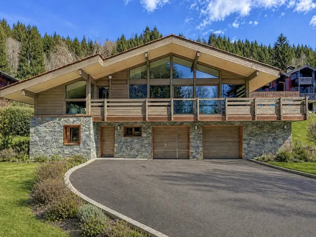 Chalet in Les Gets, French Alps / Lakes