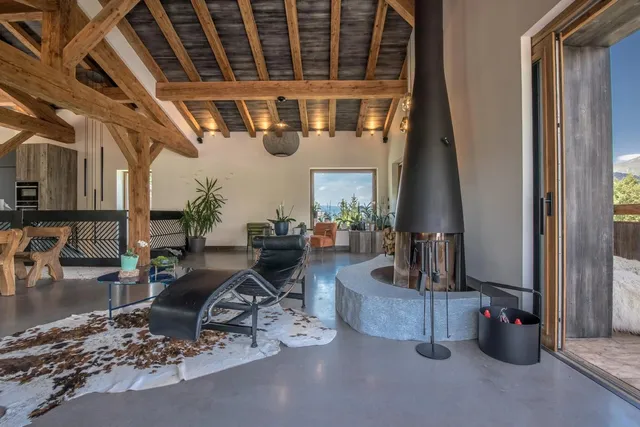 Chalet in Courchevel, French Alps / Lakes