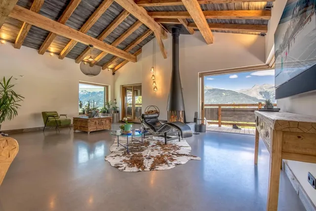 Chalet in Courchevel, French Alps / Lakes