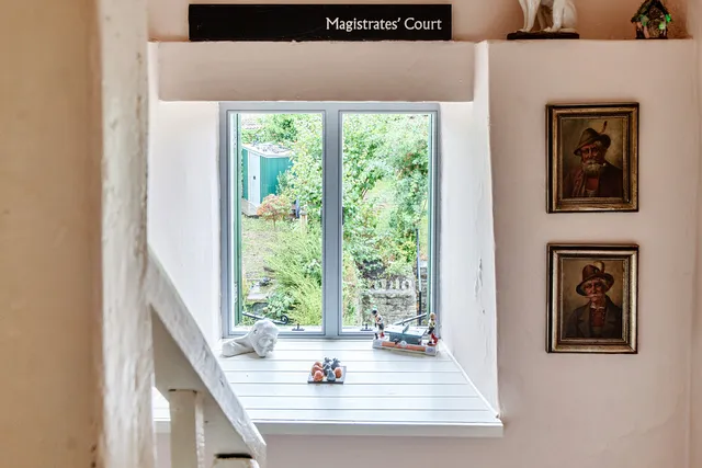 8 Dapps Hill, Bristol BS31 1ES
