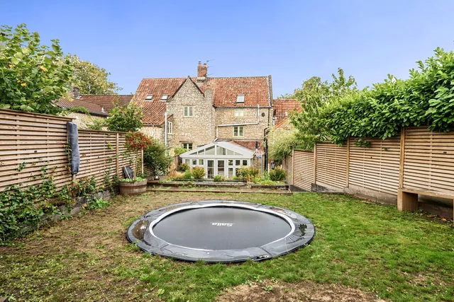 8 Dapps Hill, Bristol BS31 1ES