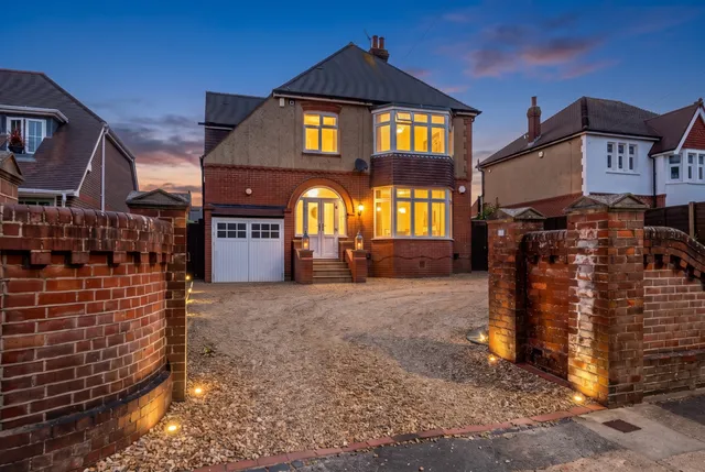 223 Havant Road, Portsmouth PO6 1DA
