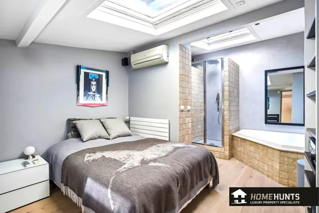 Apartment in 6th (Saint Germain des Prés - Luxembourg), Paris