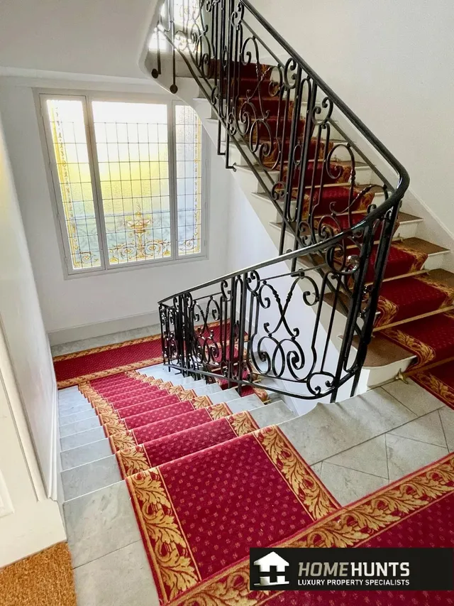 Apartment in 16th (Trocadéro - Etoile - Passy), Paris