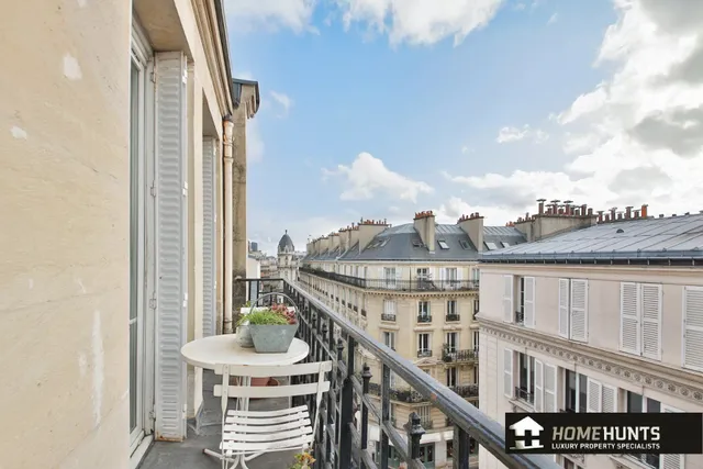 Apartment in 16th (Trocadéro - Etoile - Passy), Paris