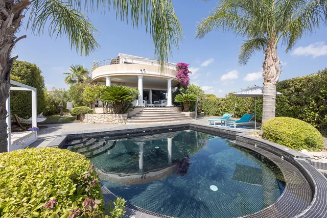 Villa in Saint Laurent Du Var, French Riviera