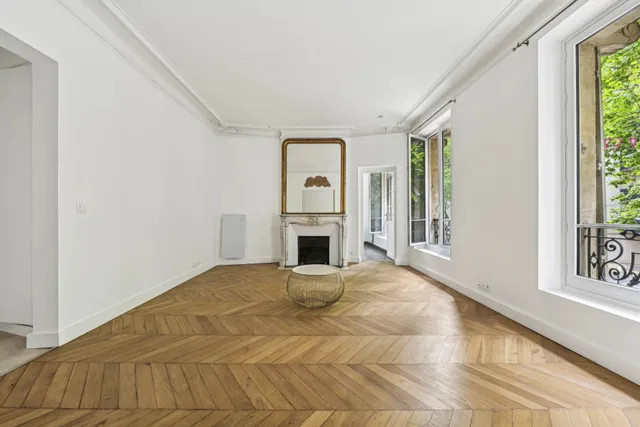 Apartment in 16th (Trocadéro - Etoile - Passy), Paris