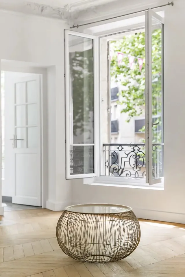 Apartment in 16th (Trocadéro - Etoile - Passy), Paris