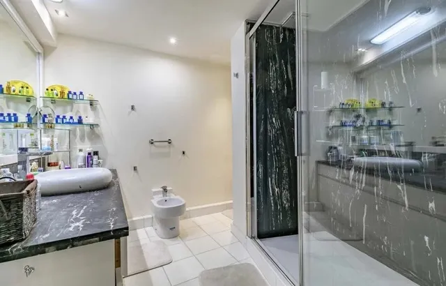 Apartment in 8th (Golden Triangle - Parc Monceau), Paris