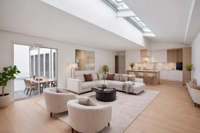 Apartment in 8th (Golden Triangle - Parc Monceau), Paris