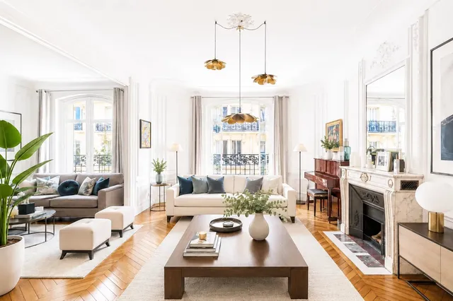 Apartment in 16th (Trocadéro - Etoile - Passy), Paris