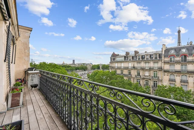 Apartment in 16th (Trocadéro - Etoile - Passy), Paris