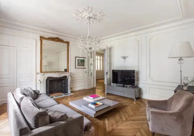 Apartment in 16th (Trocadéro - Etoile - Passy), Paris