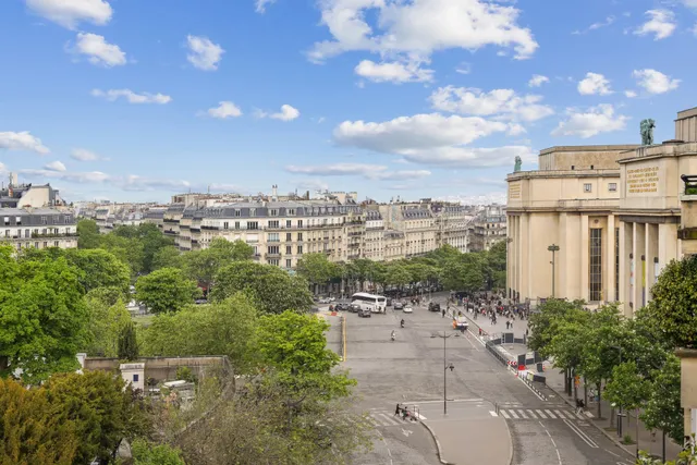 Apartment in 16th (Trocadéro - Etoile - Passy), Paris