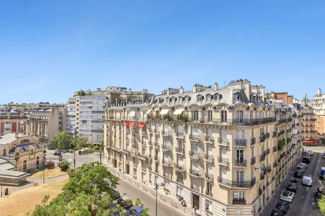 Apartment in 16th (Trocadéro - Etoile - Passy), Paris
