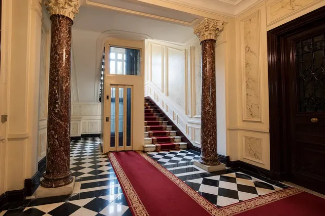 Apartment in 16th (Trocadéro - Etoile - Passy), Paris