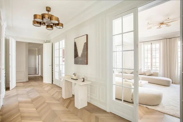 Apartment in 16th (Trocadéro - Etoile - Passy), Paris