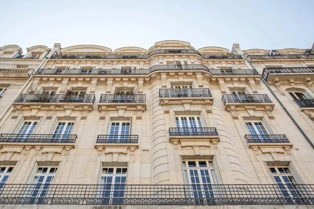 Apartment in 16th (Trocadéro - Etoile - Passy), Paris
