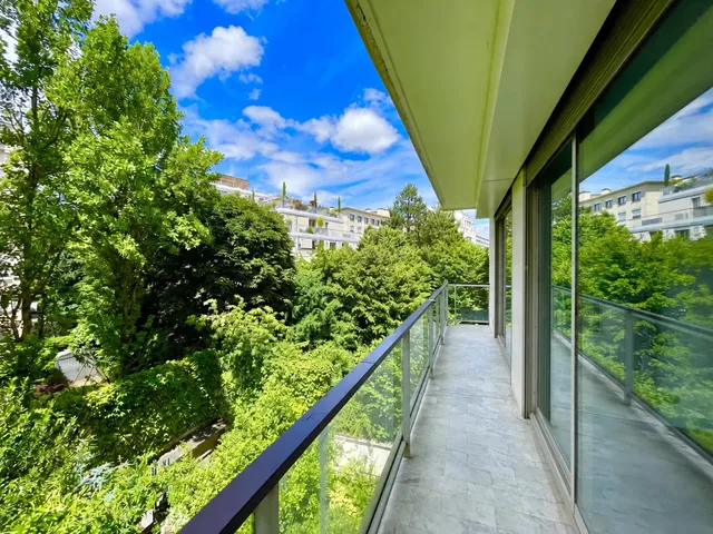Apartment in Neuilly-sur-Seine, Paris
