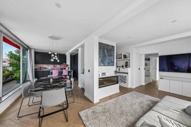 Apartment in 7th (Invalides, Eiffel Tower, Orsay), Paris