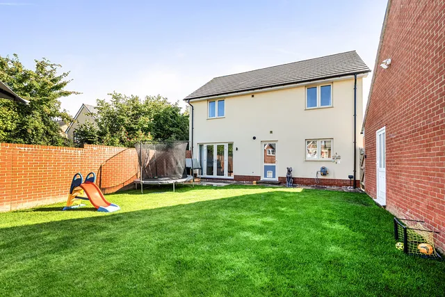 20 Muntjac Road, Bristol BS40 5AH