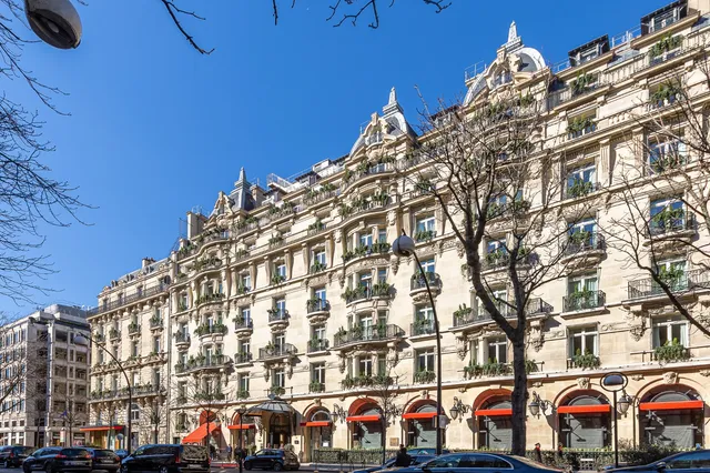 Apartment in 8th (Golden Triangle - Parc Monceau), Paris