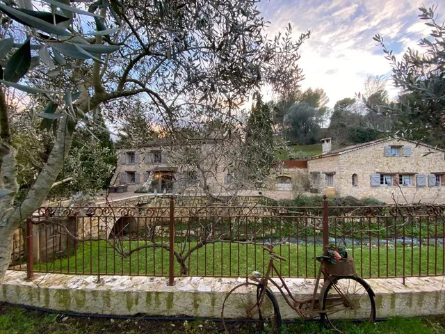Villa in Le Rouret, French Riviera