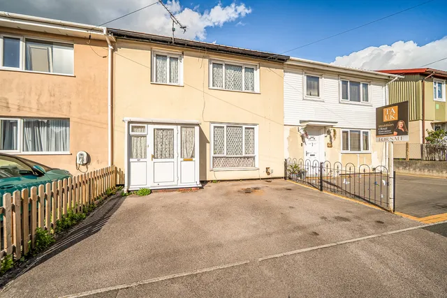 97 Chedworth Crescent, Portsmouth PO6 4ES