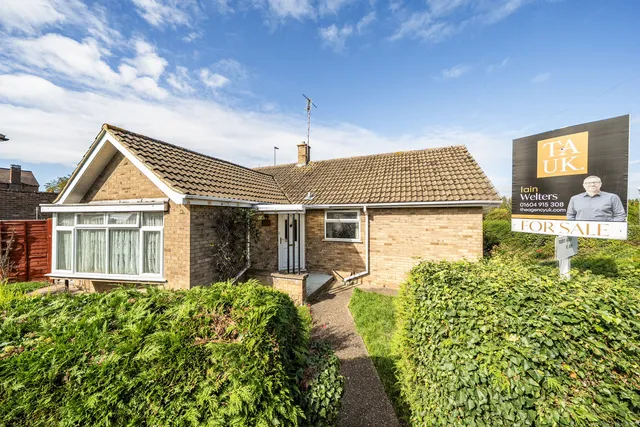 60 Park Avenue, Rushden NN10 9NR