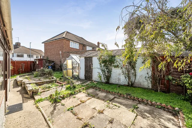 60 Park Avenue, Rushden NN10 9NR