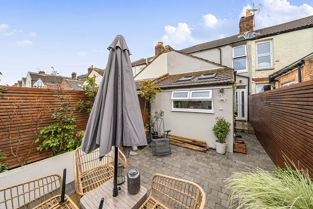 38 Mafeking Road, Southsea PO4 9BE