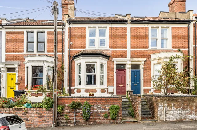 26 Dunkerry Road, Bristol BS3 4LB