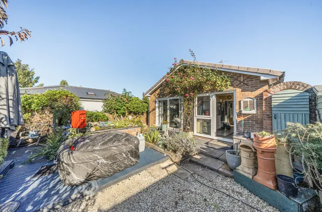 6 Tranmere Grove, Bristol BS10 7JW