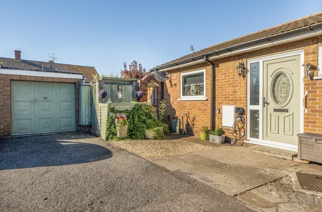 6 Tranmere Grove, Bristol BS10 7JW