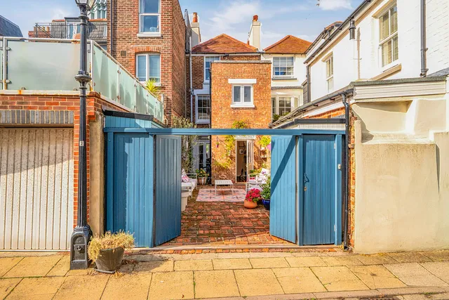 3 Bellevue Terrace, Portsmouth PO5 3AT