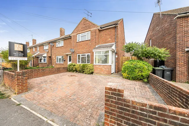 22 Marchwood Road, Havant PO9 5EE