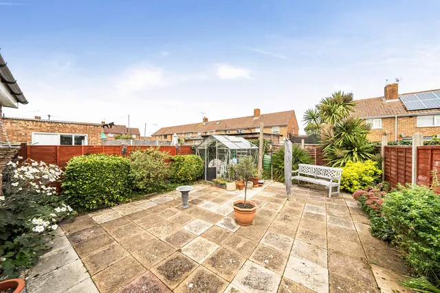 22 Marchwood Road, Havant PO9 5EE