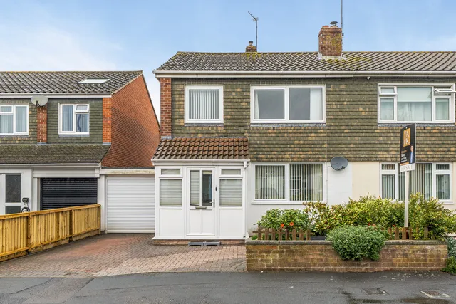 9 Cossham Close, Bristol BS35 1JP