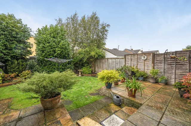 9 Cossham Close, Bristol BS35 1JP