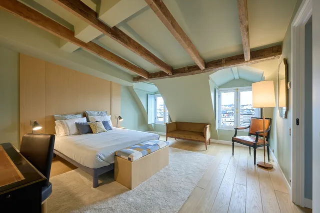 Apartment in 8th (Golden Triangle - Parc Monceau), Paris
